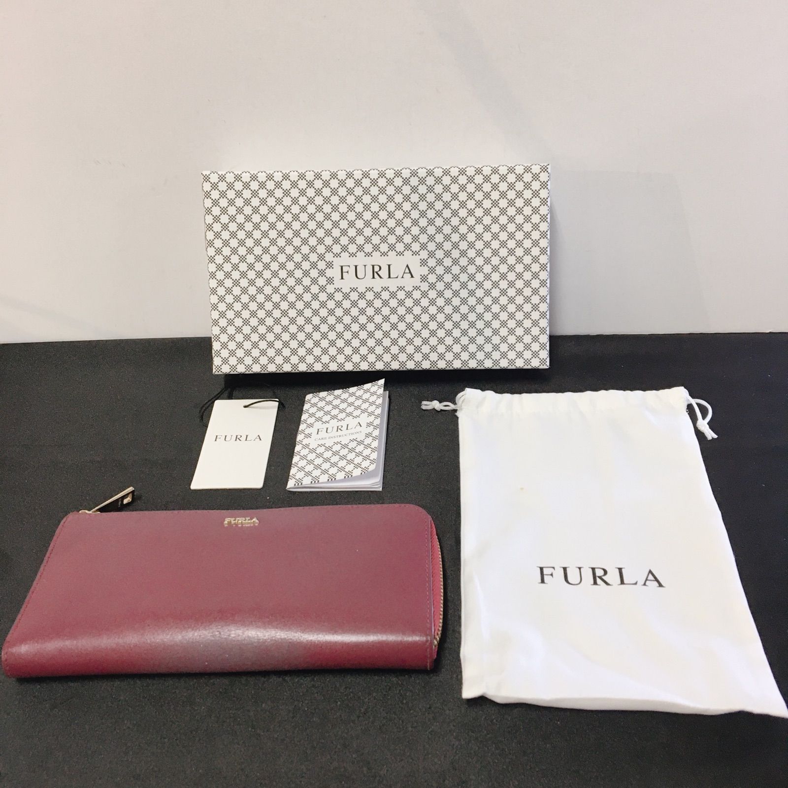 フルラ FURLA 財布 長財布 レザー ワインレッド 箱付き - 長財布