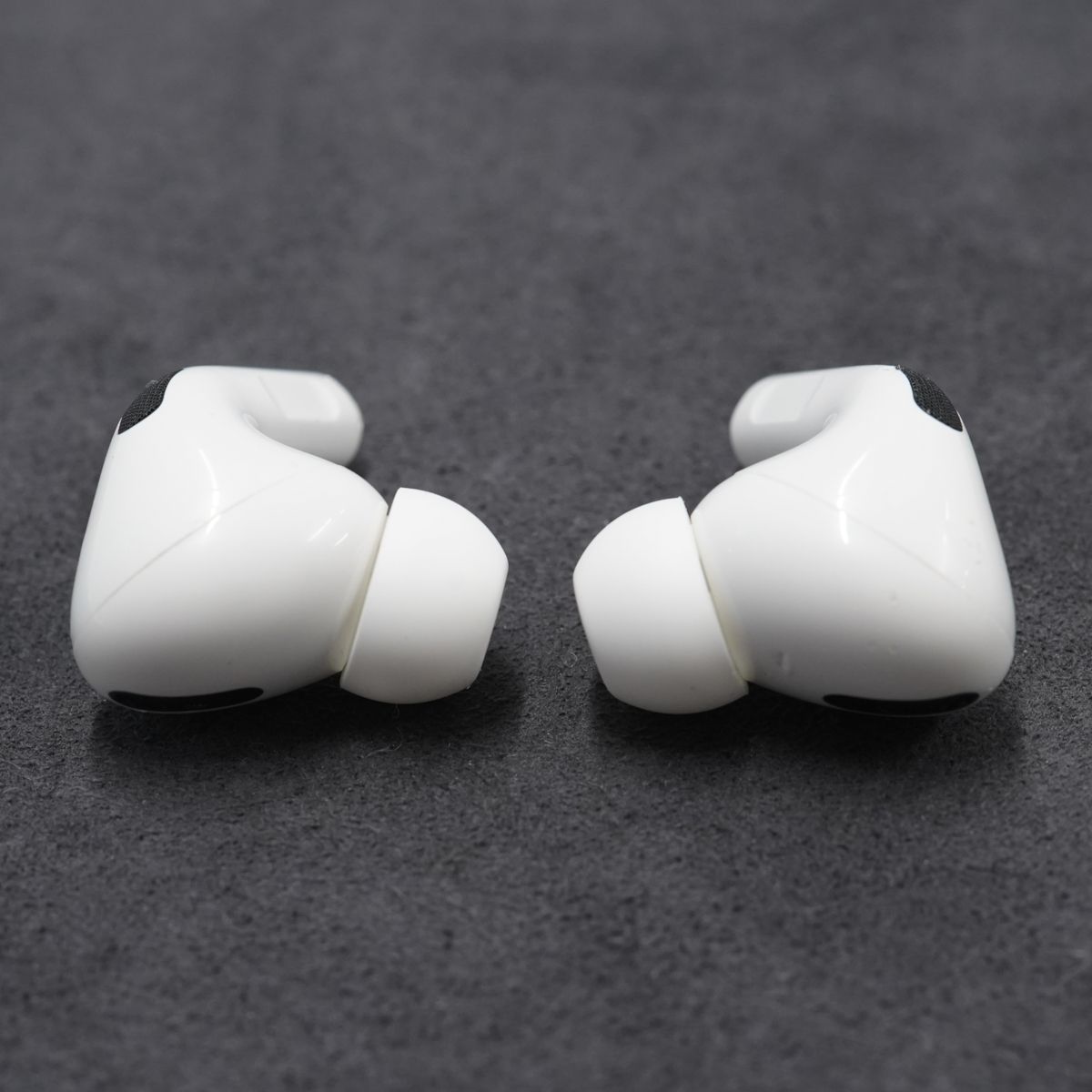 Apple AirPods Pro ワイヤレスイヤホン USED美品 第一世代 耐汗 耐水