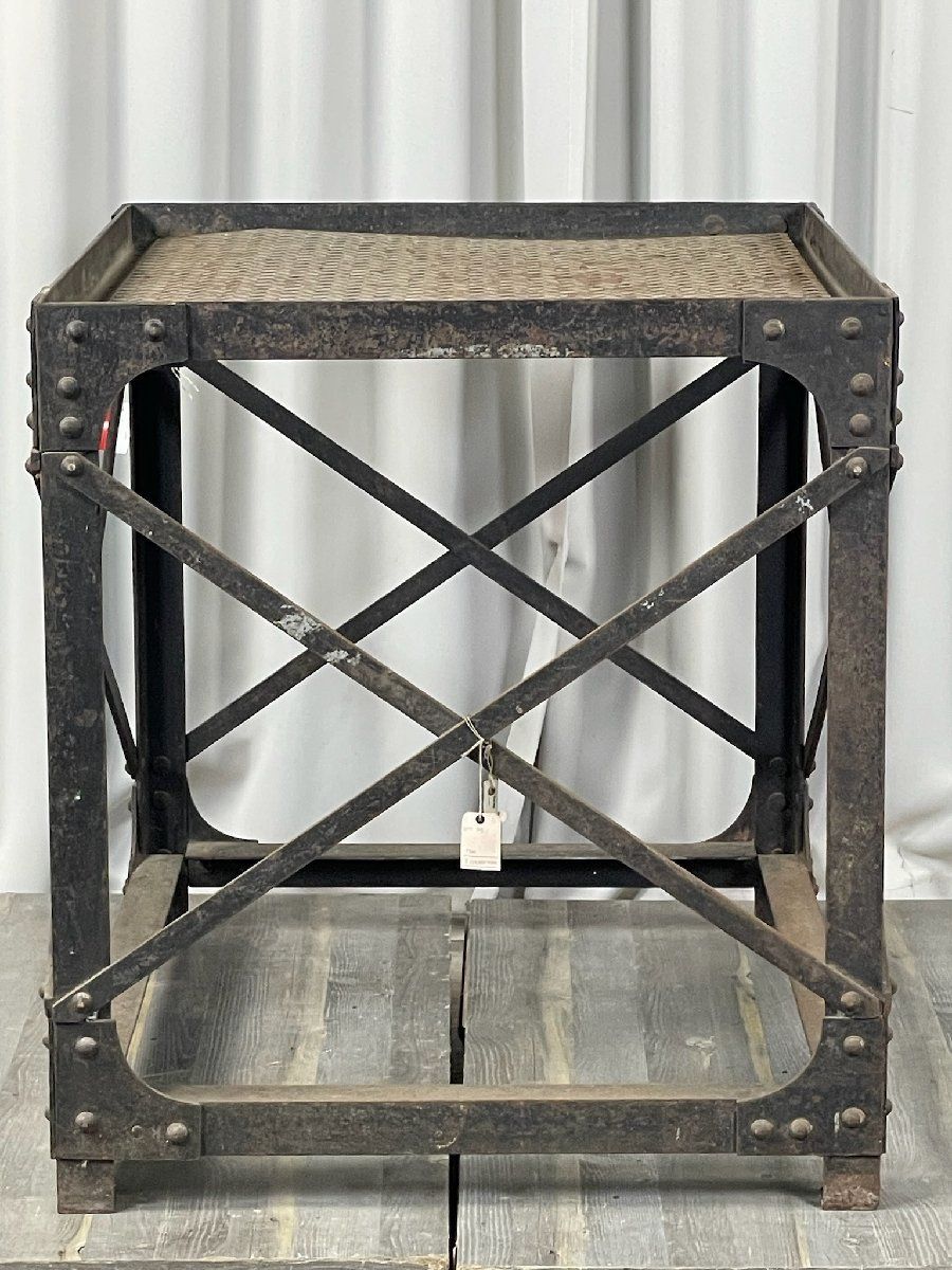 アイアン インダストリアル