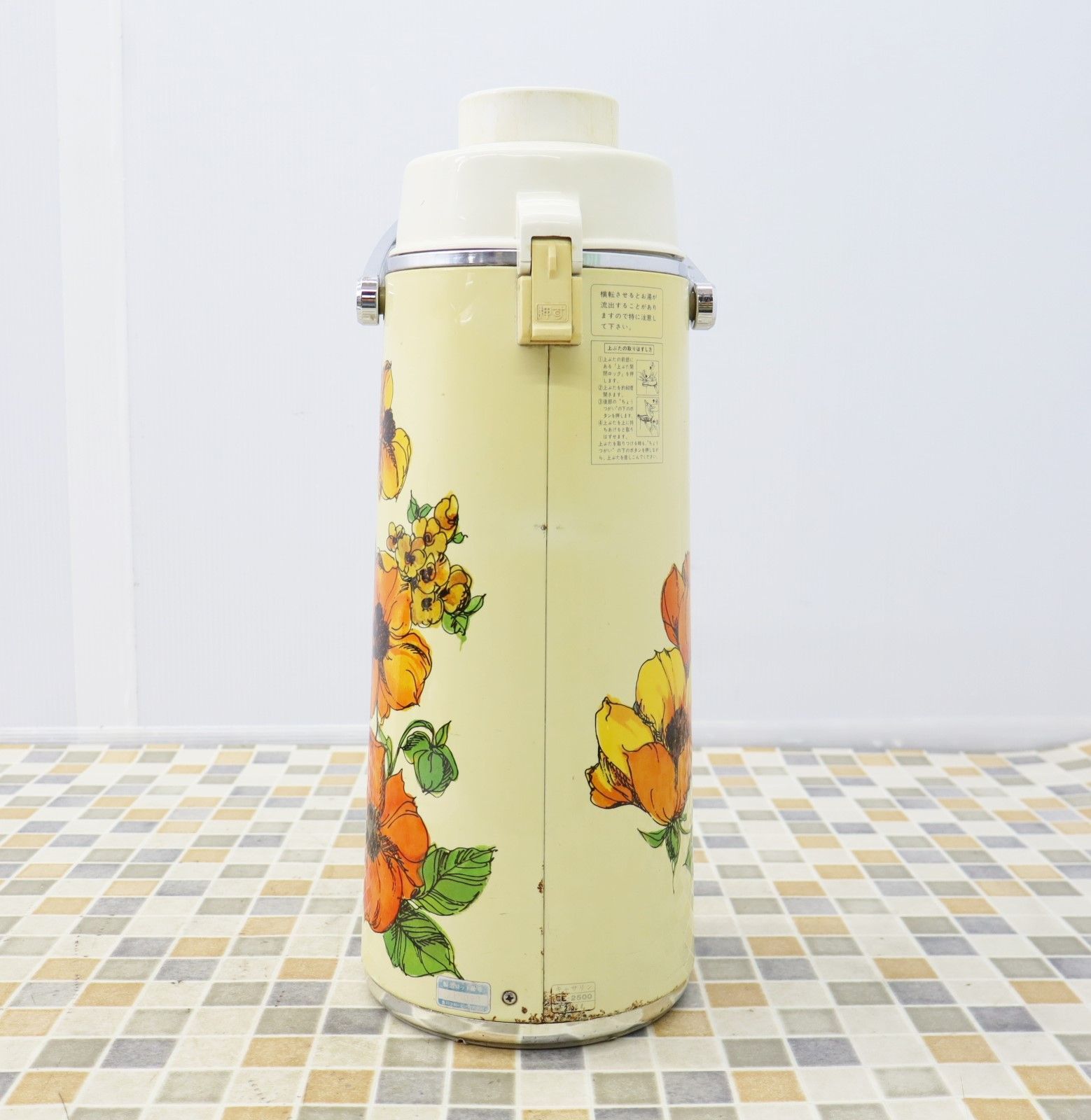 昭和レトロコレクション／魔法瓶 ケンエレファント、昭和レトロなタイガー魔法瓶の家庭用品のミニチュア