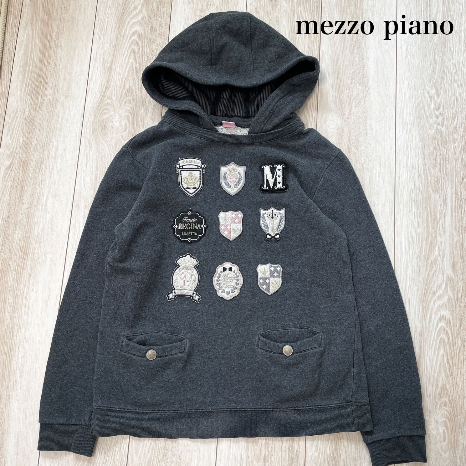 最終値下げ】mezzo piano メゾピアノ パーカー グレー ワッペン 刺繍 