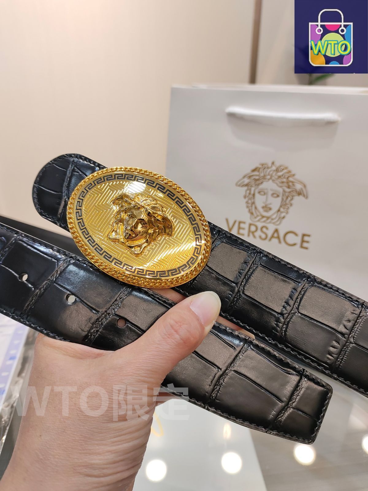 極美品⭐︎VERSACE ベルト ヴェルサーチェ 国内購入品 今日特価】VERSACE ヴェルサーチ レザーベルト - メルカリ