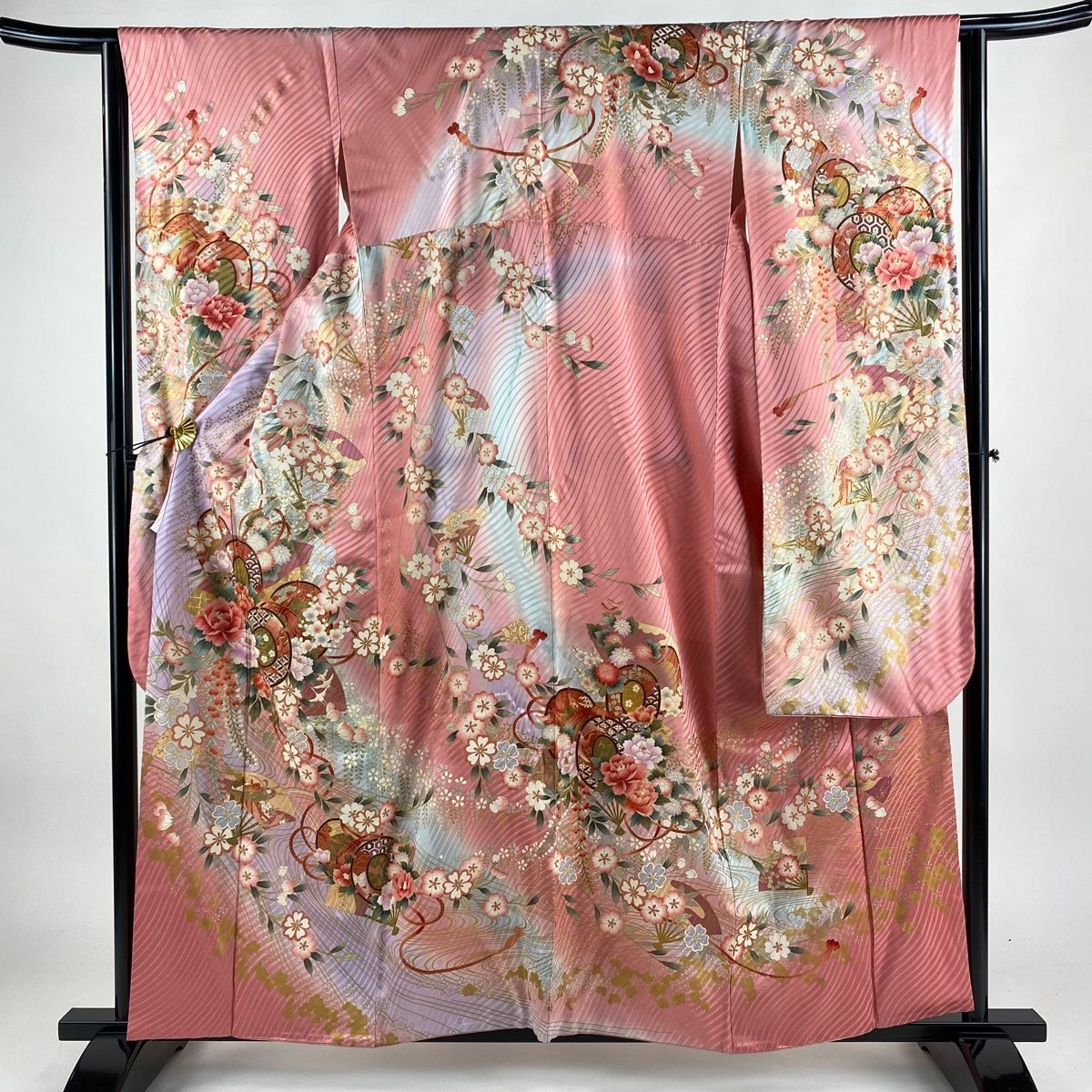 金彩　屋敷に草花模様振袖/裄68丈162 サーモンピンク　クリーム　c46 振袖 レンタル サーモンピンク色/雪輪に笹四季花 結婚式 成人式