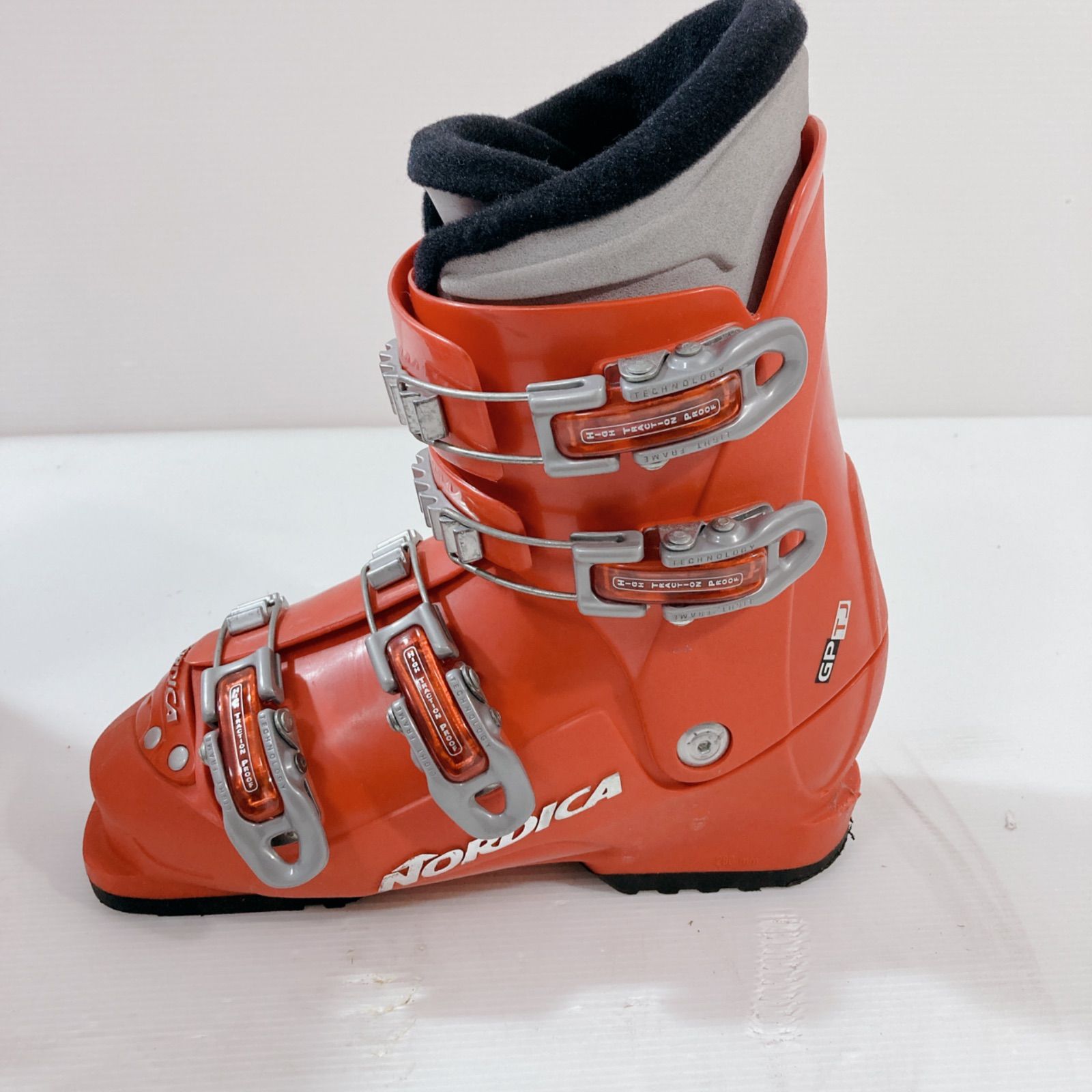 ノルディカ GP TJ スキーブーツ 24.0-24.5 ノルディカ GP TJ スキーブーツ 24.0-24.5
