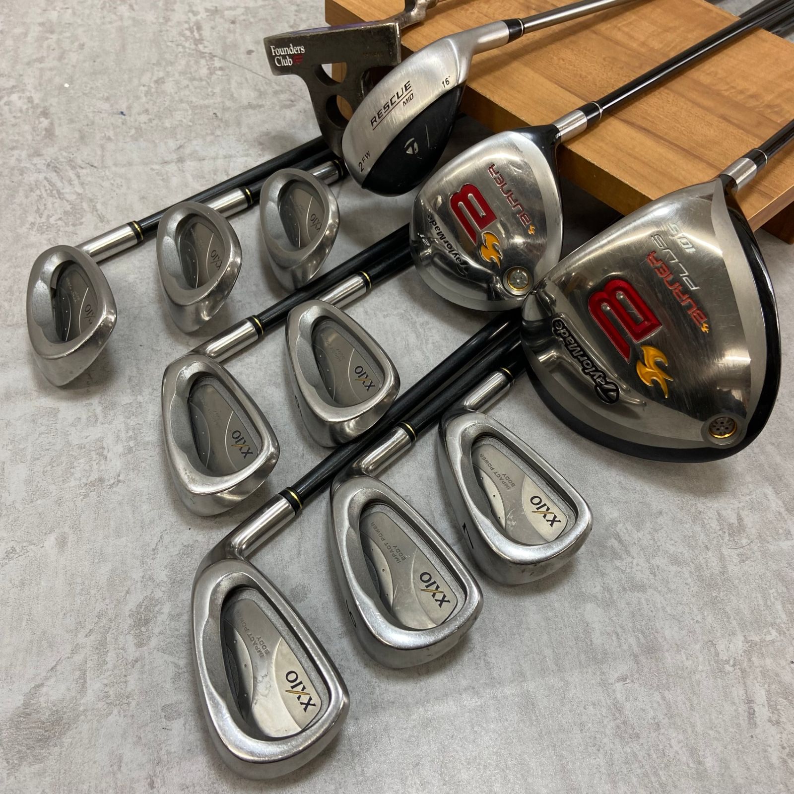 テーラーメイド ゼクシオ メンズゴルフ クラブセット 12本 右利き用 TaylorMade XXIO