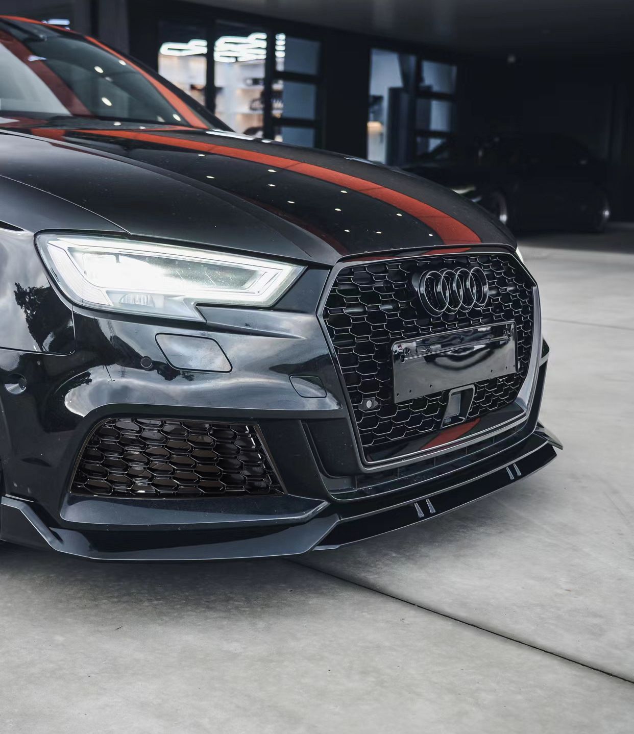 17-20年モデル Audi A3 フォグランプフレーム 改装 S3 RS3 ハニカム 亮黒 Sライン