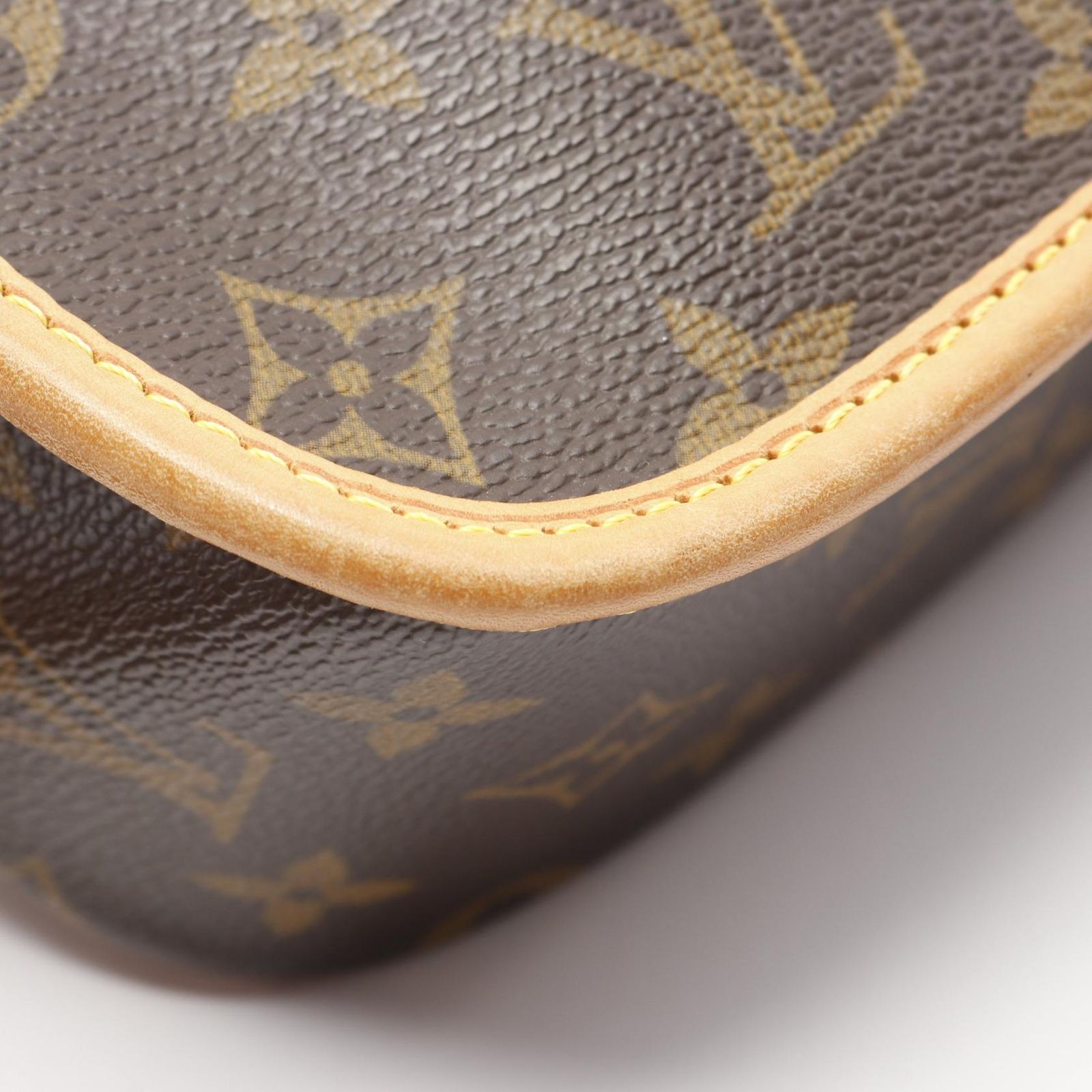 VUITTON ルイ