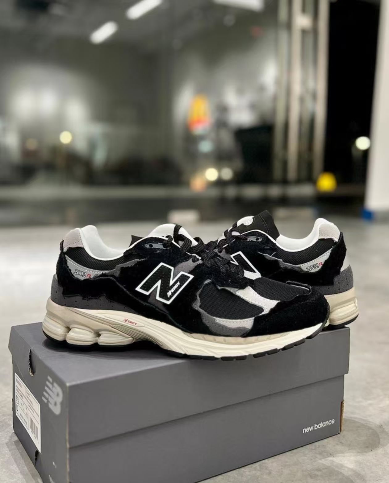 New Balance 2002R Protection Pack Black ニューバランス2002r