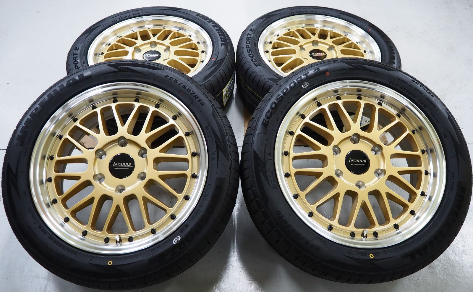 新品☆ツライチ設定☆超 深リム メッシュ225/40R18 ハイエース