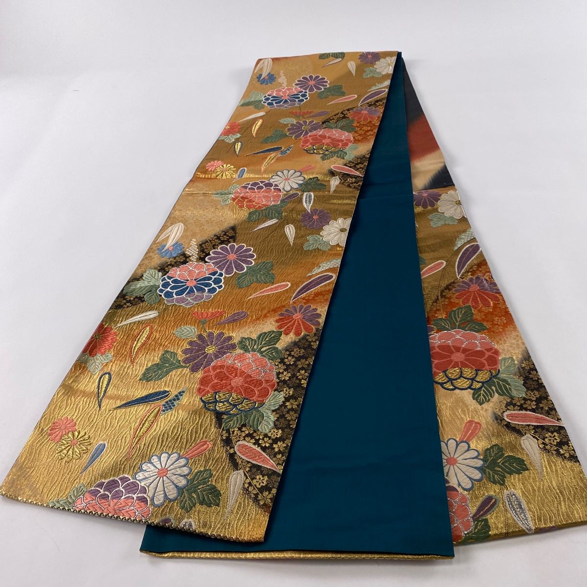 袋帯 秀品 菊 桜 唐織 箔 金色 六通 正絹 【中古】 袋帯 美品 秀 袋帯 秀品 菊 桜 唐織 箔 金色 六通 正絹 【中古】 袋帯 美品 秀