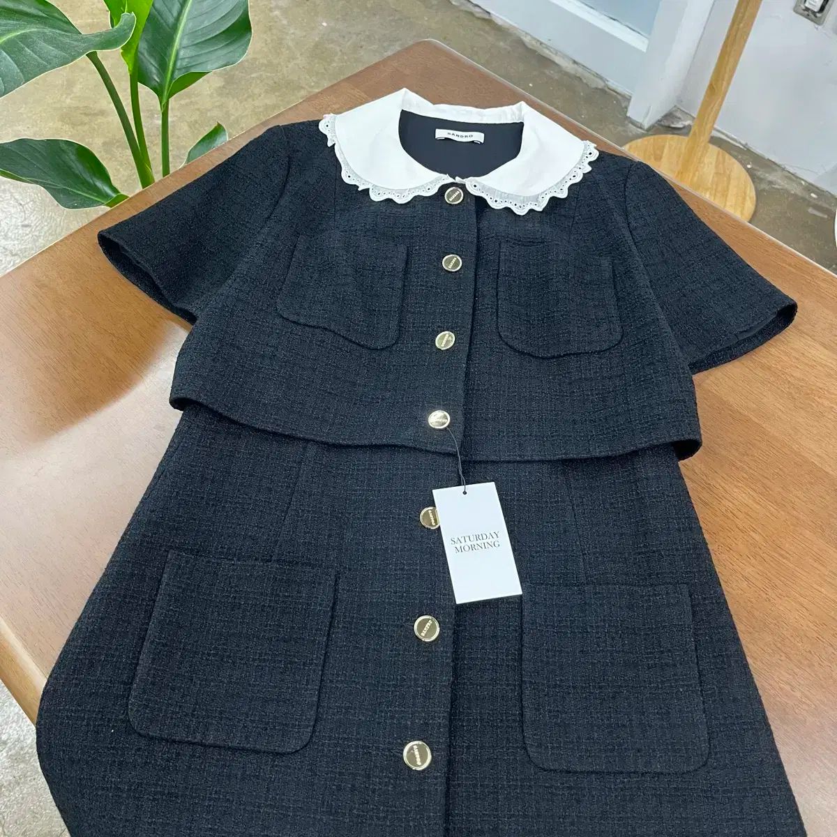 Sandro ツイードワンピース 金ボタン