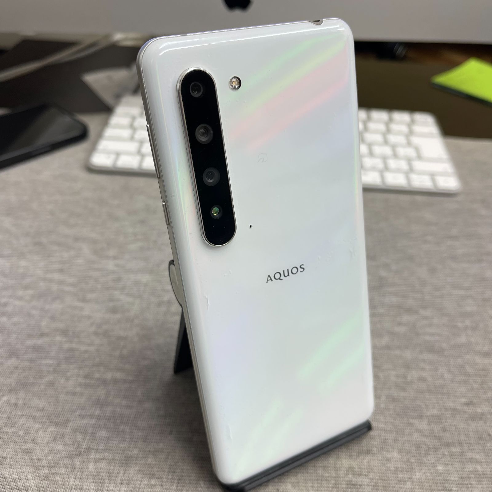 Aquos R5G ホワイトSoftBank SIMフリー 送料無料 - メルカリ
