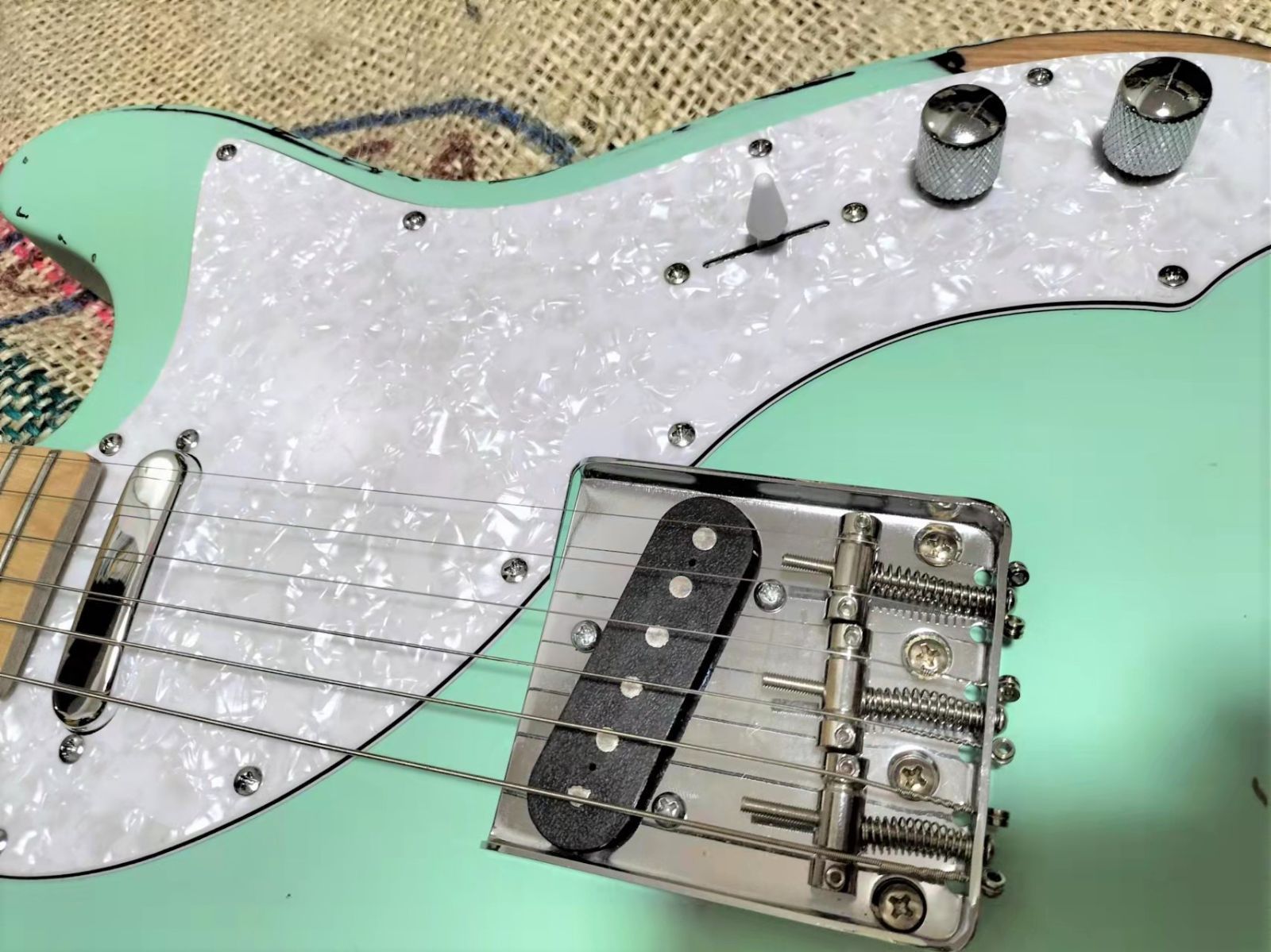 テレキャスターシンラインモデル ハードレリック アッシュボディ 抜群