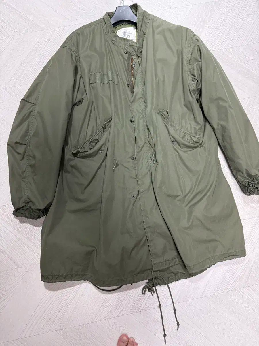オリジナル 正規品 フィッシュテールパーカー 米軍 マウンテンパーカー m サイズ 100 ー 105 ミント ドッグ