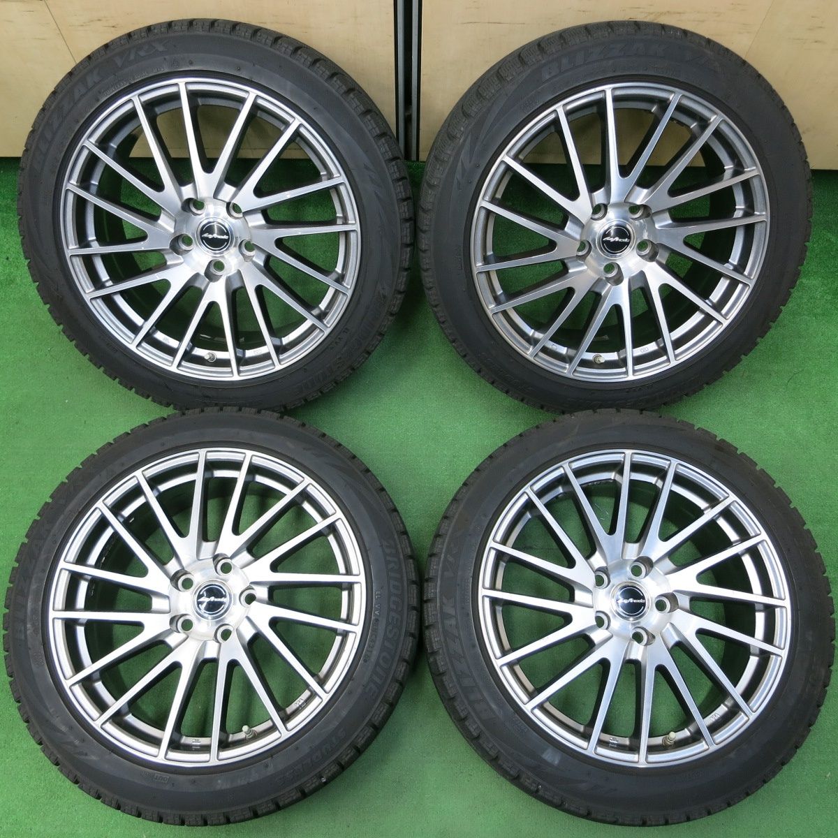 送料無料* センサー付！バリ溝！8.5分☆レクサス GS 等 235/45R18 