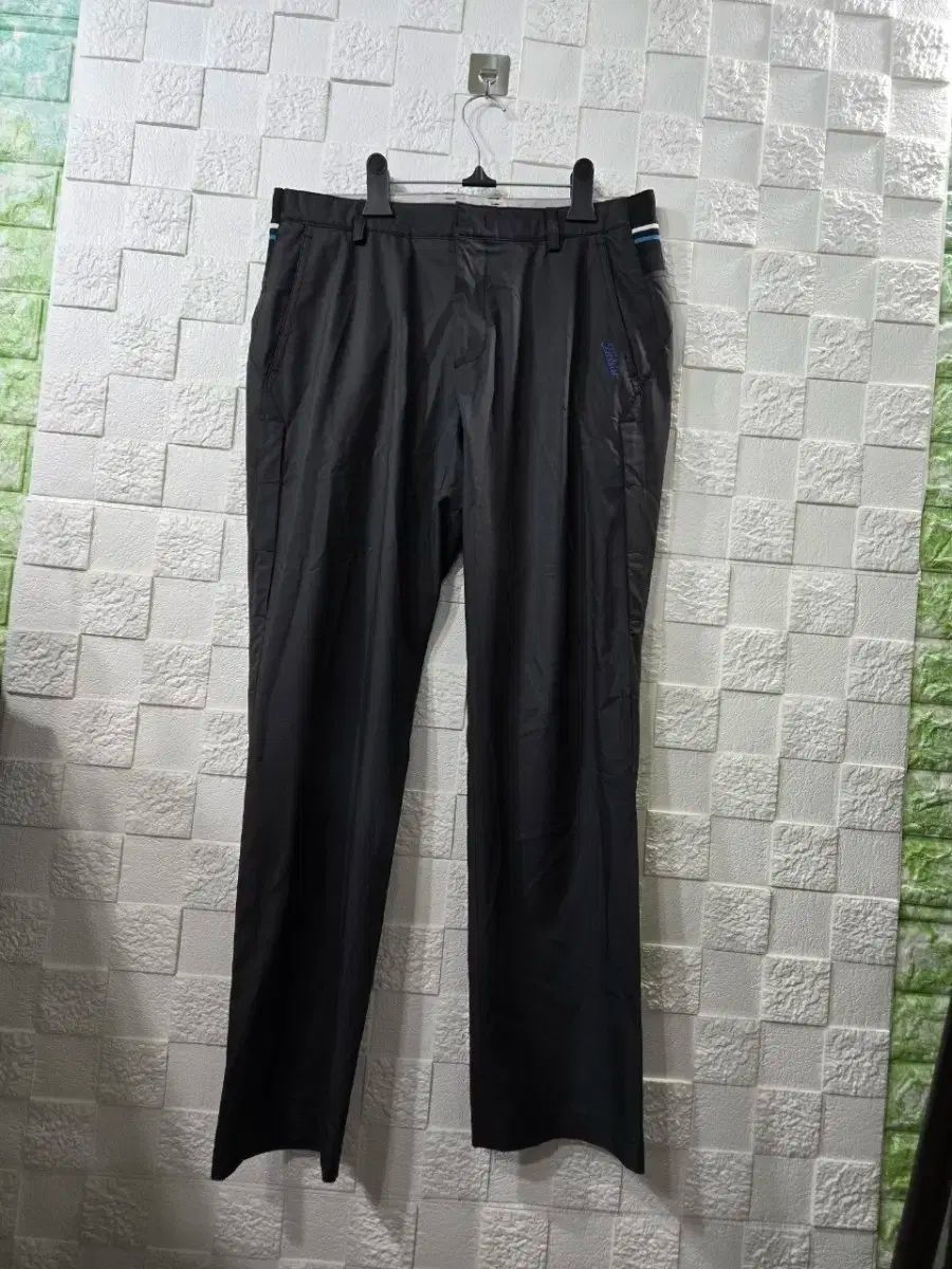 正規品 タイトリスト ゴルフ ズボン33