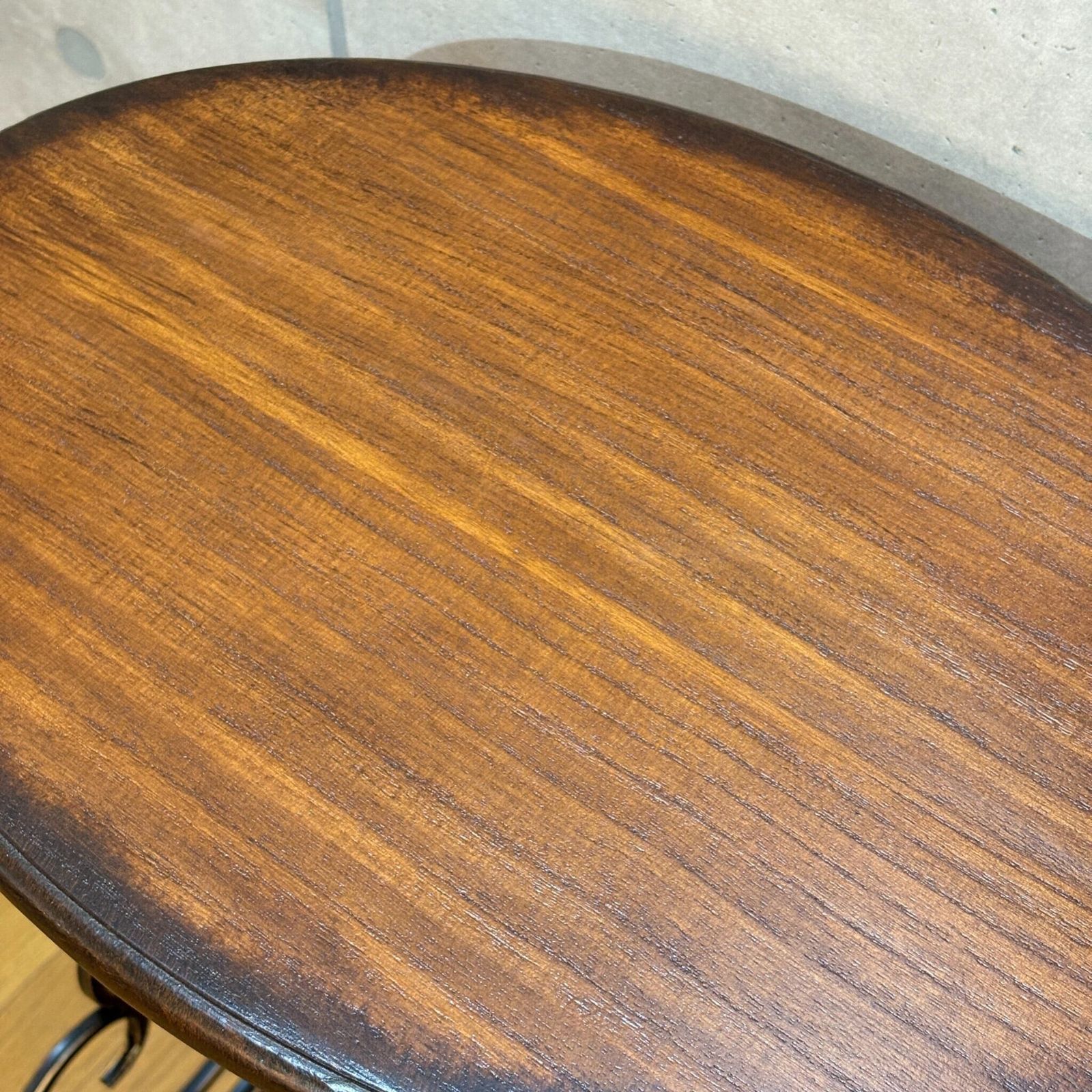 クラシカルアイアン マガジンラック付きサイドテーブル