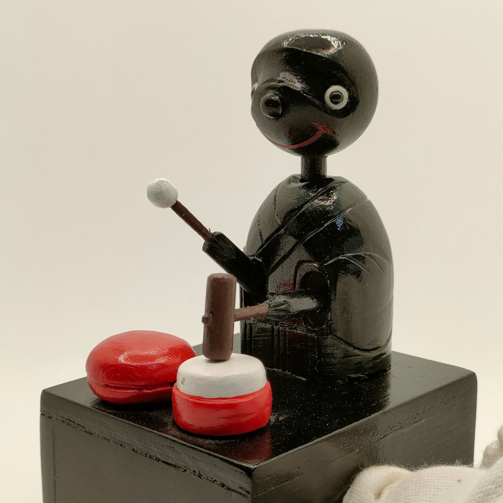 アンティークポストカード 少女デザイナーとお人形のドレスショップ