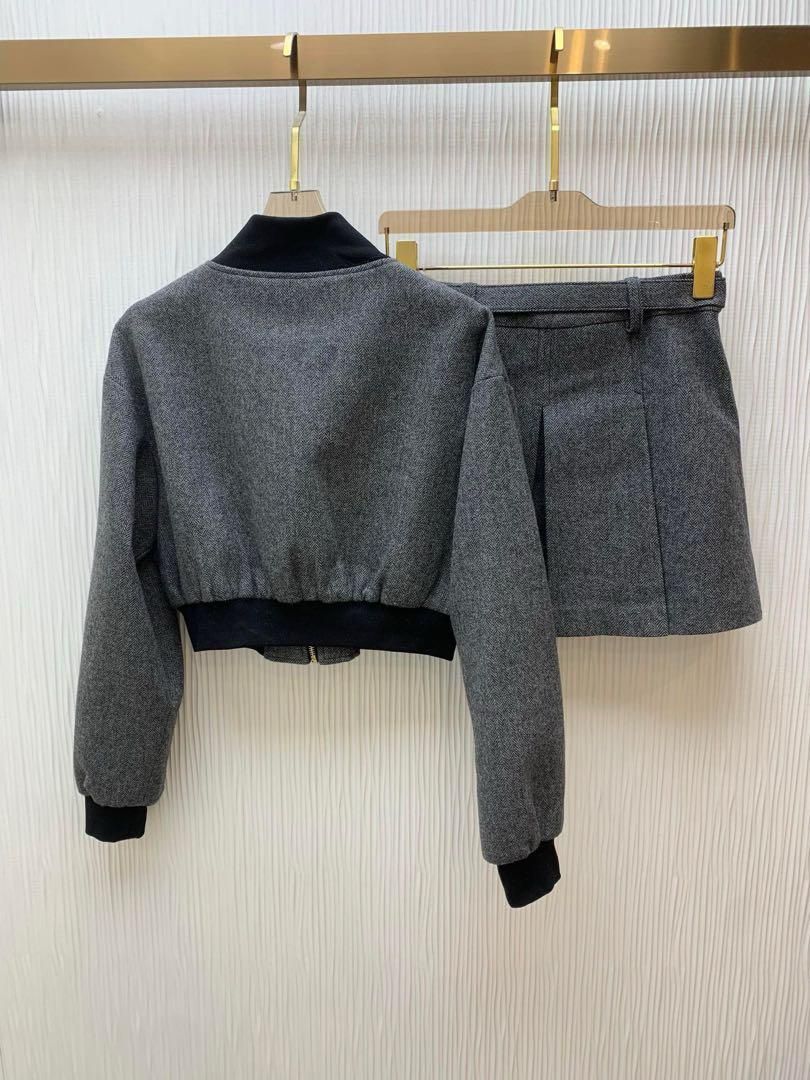 miu miu★SALE★MMG474★セットアップ可能 MIU MIU - 極美品 Miu Miu セットアップ 36の通販 by Chris(3/10