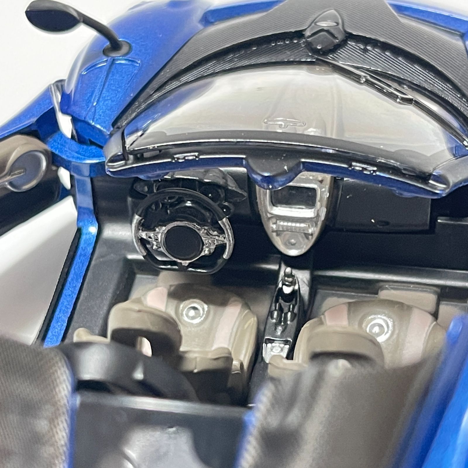 ウアイラに最適 装飾やコレクションとしてのロードスターメタルモデルカーおもちゃ