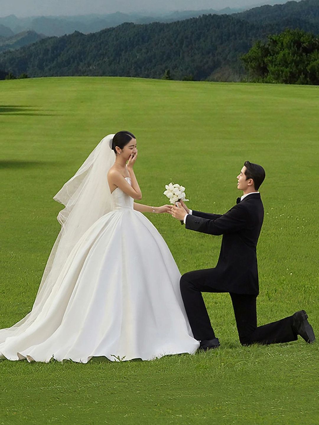  ウェディングドレス 新婦用 サテン シンプル チューブトップ 大トレーン ウェディングドレス ドレス ブライダル