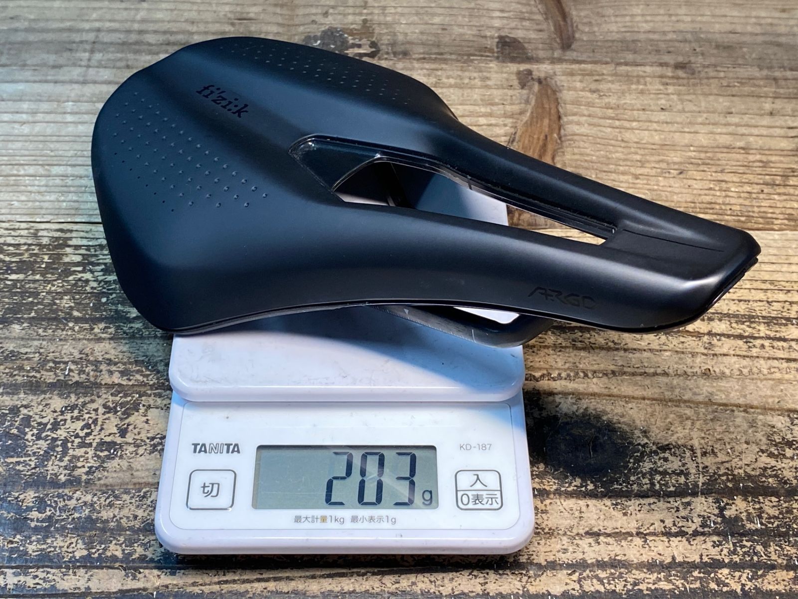 JI236 フィジーク fizik TEMPO ARGO R1 サドル 黒 カーボンレール BRIGHTFACE_UK