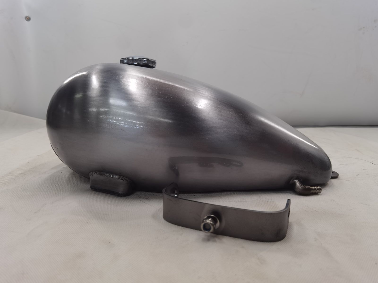 ■タンク製作工房 9L■スチールタンク■ドラッグスター 400 DS&DSC T-129 ヤマハ ドラッグスター400 インジェクション仕様 ドラッグ