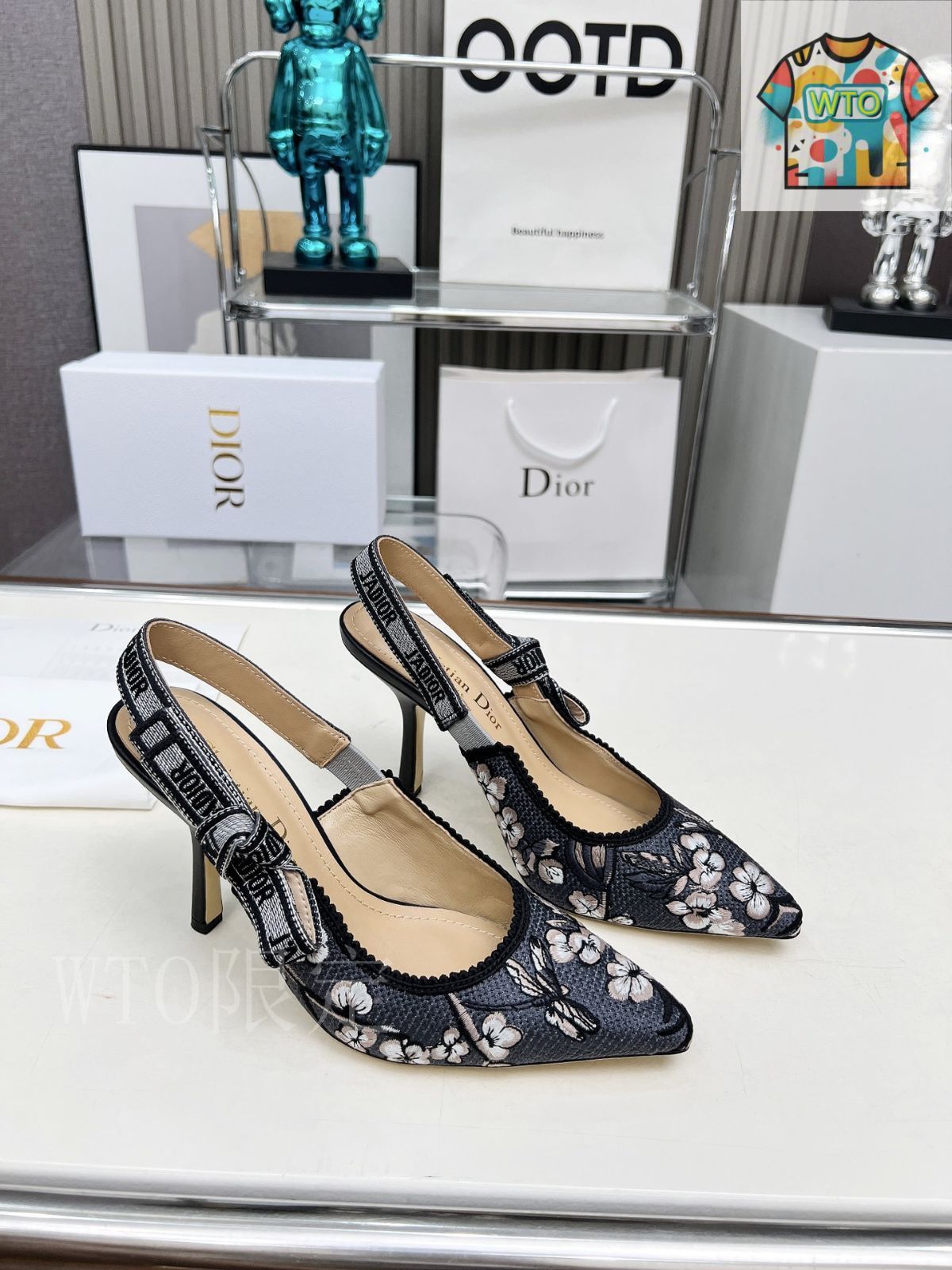 Dior 刺繍ハイヒール アルファベットロゴリボンサンダル05