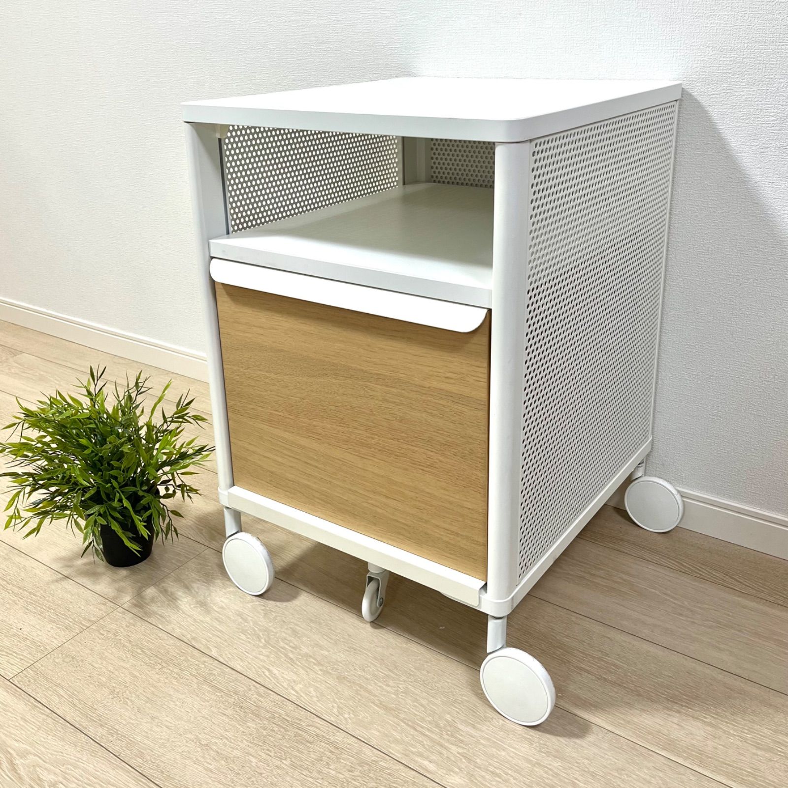 た14 IKEA イケア BEKANT ベカント キャスター付き収納ユニット メッシュ ホワイト キッチンワゴン デスク下収納 デスクワゴン