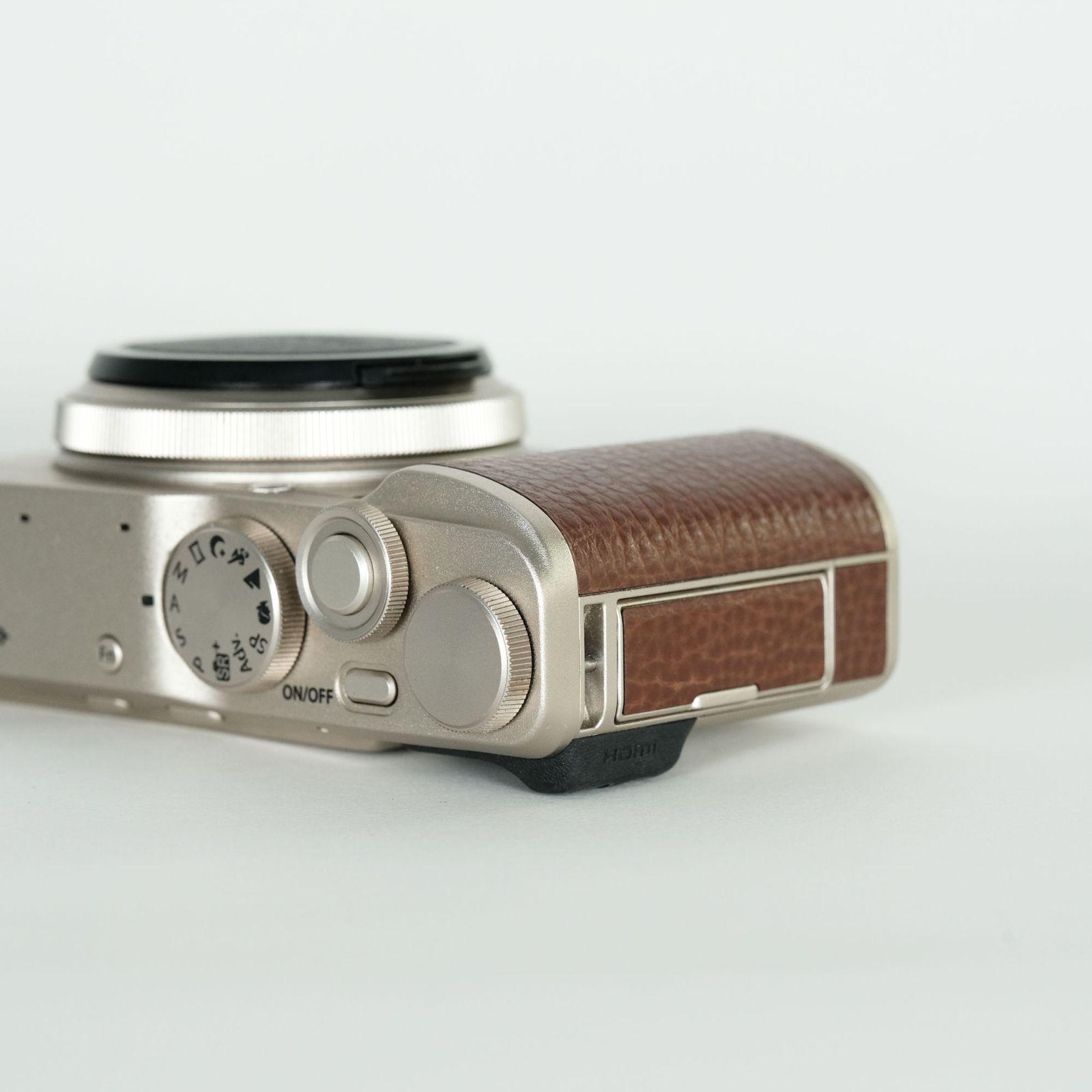 Fujifilm XF10ゴールド コンパクトデジタルカメラ Find new life XF10