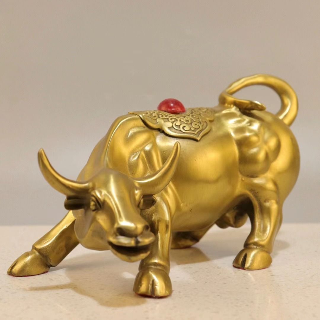 牛 うし 置物 オブジェ オーナメント 金 ゴールド 黄金 銅製 開運 運気アップ インテリア 玄関 オフィス 寝室 風水 開運 健康運 出世運 家庭運 家内安全 縁起物