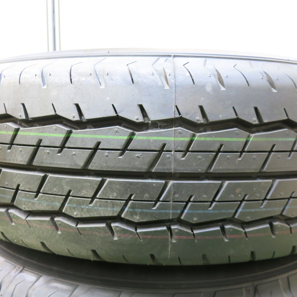 新車外し 200系 ハイエース 純正 15インチ 195 80 15 ダンロップ 新車外し！21年☆トヨタ 200系 ハイエース 純正 スチール 195/80R15