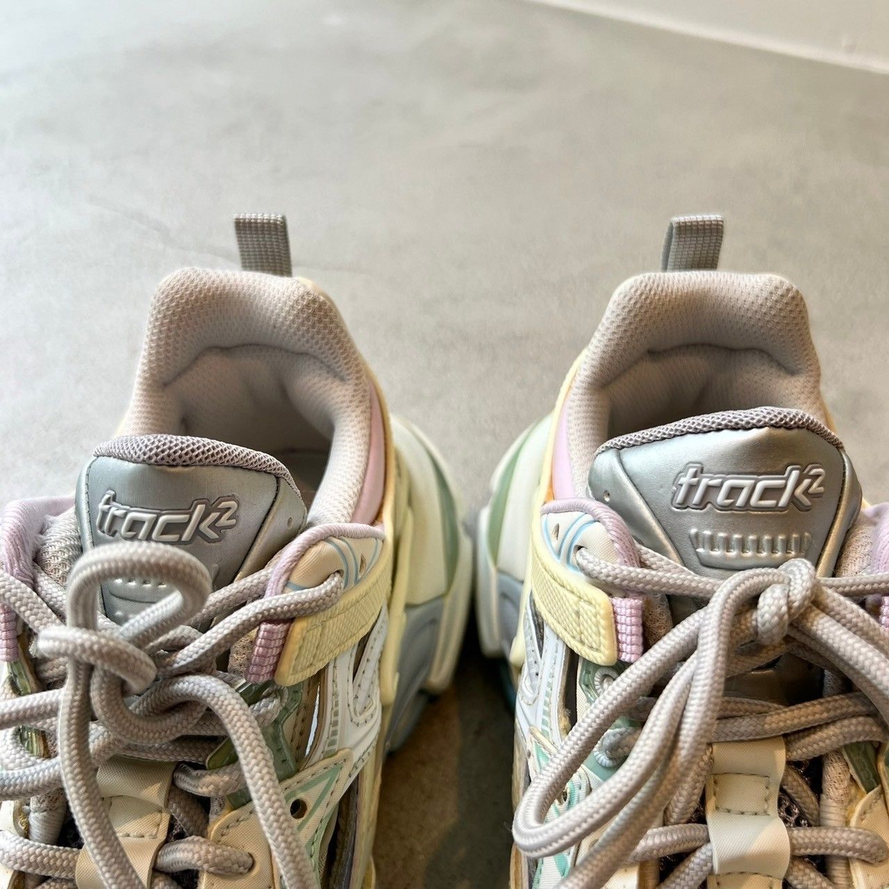 BALENCIAGA レディーススニーカー カーキ Balenciaga スニーカー 女性 ファブリック ベージュ/Dark Beige