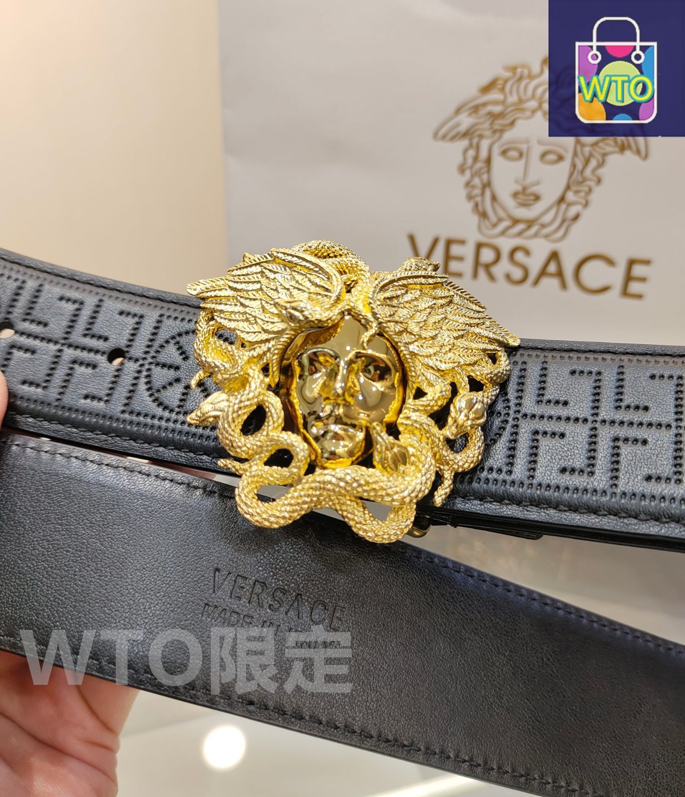 K*A様 ヴェルサーチ　レザーベルト クリスタル ラ メドゥーサ レザー ベルト ブラック | VERSACE JP