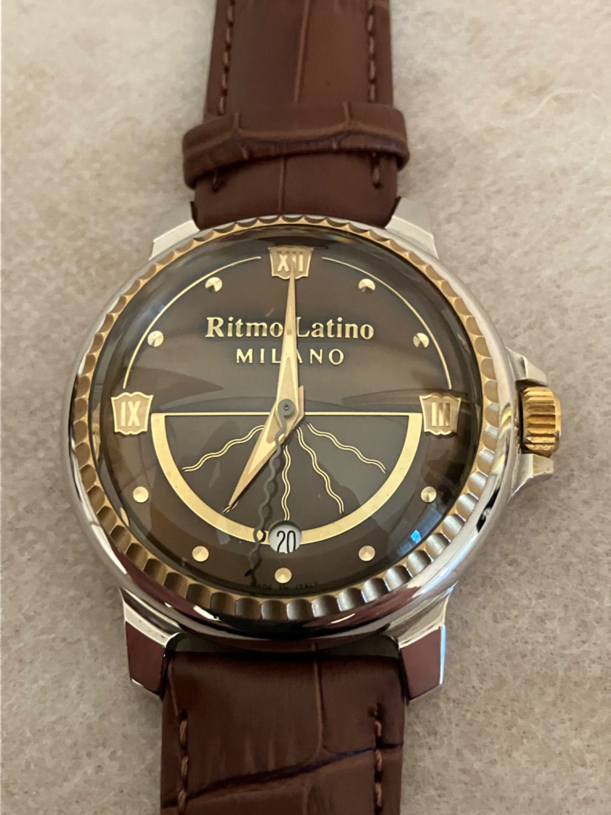 稼働☆美品☆Ritmo Latino リトモラティーPresents デイト ドームガラス メンズ 腕時計※革ベルト新品 - メルカリ