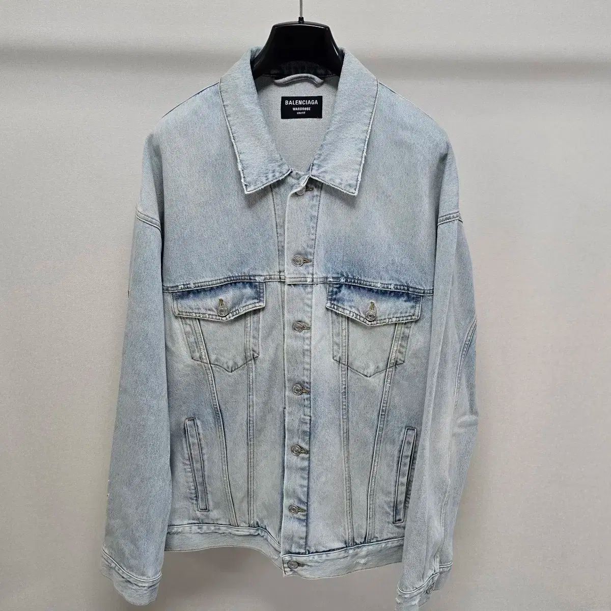バレンシアガ バックロゴ デニムジャケット 2サイズ 105 110 WWW_OLIVIERBERNSTEIN_COM