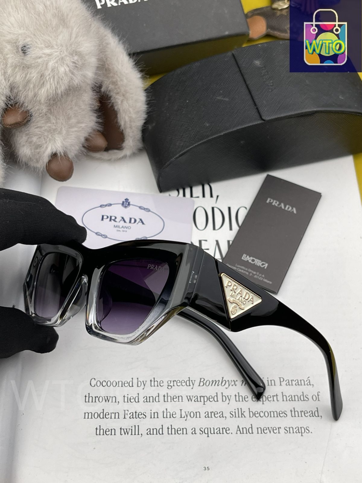 大人女性の Prada 今日限定特価！】プラダ クラシックな小フレーム四角形 ラッピング・包装