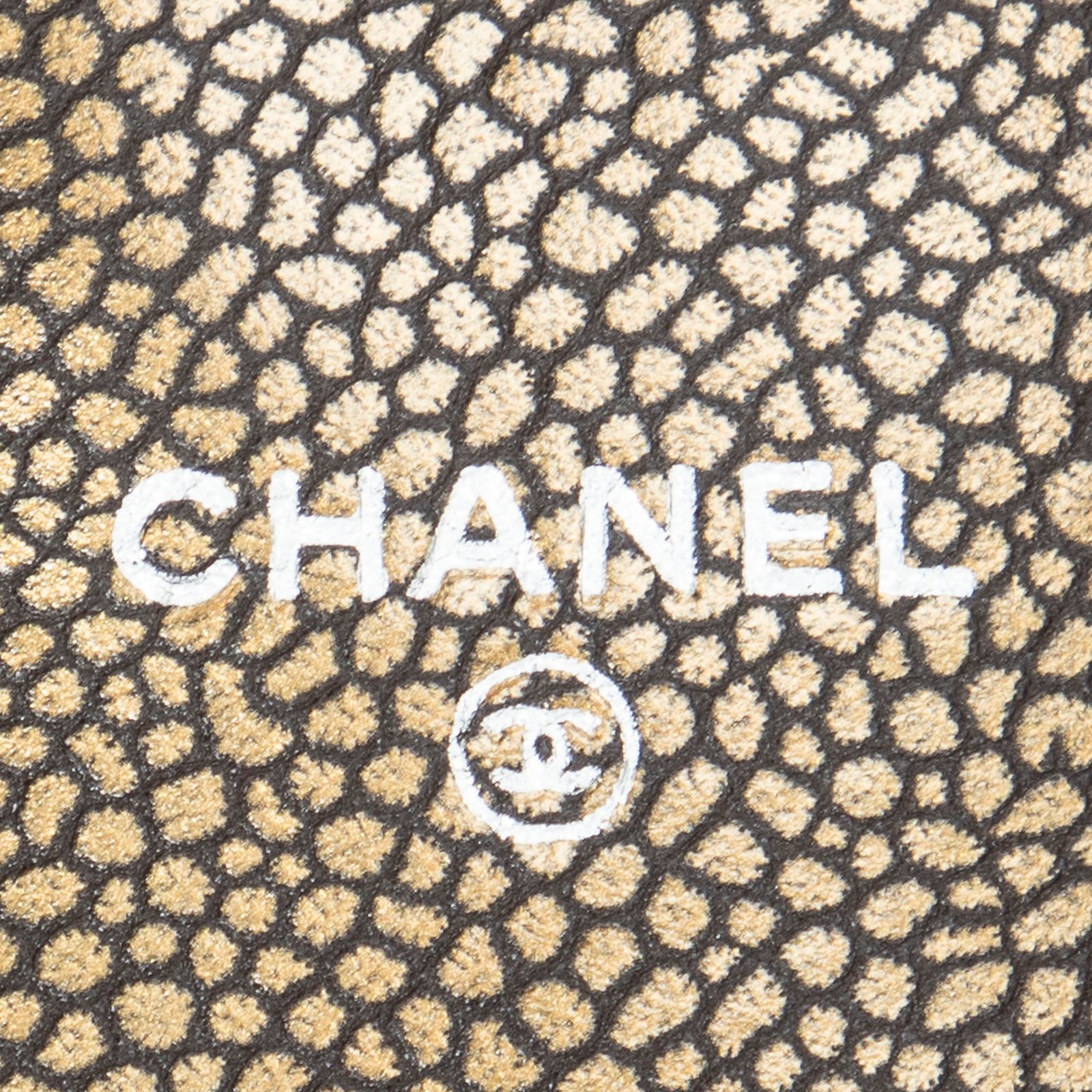 シャネルハーフムーン