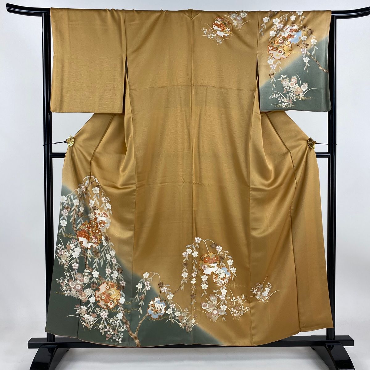 D538 振袖　枝垂れ桜　金彩　黒地　正絹　着物　袷　美品 D538 振袖 枝垂れ桜 金彩 黒地 正絹 着物 袷 美品 1000071141632