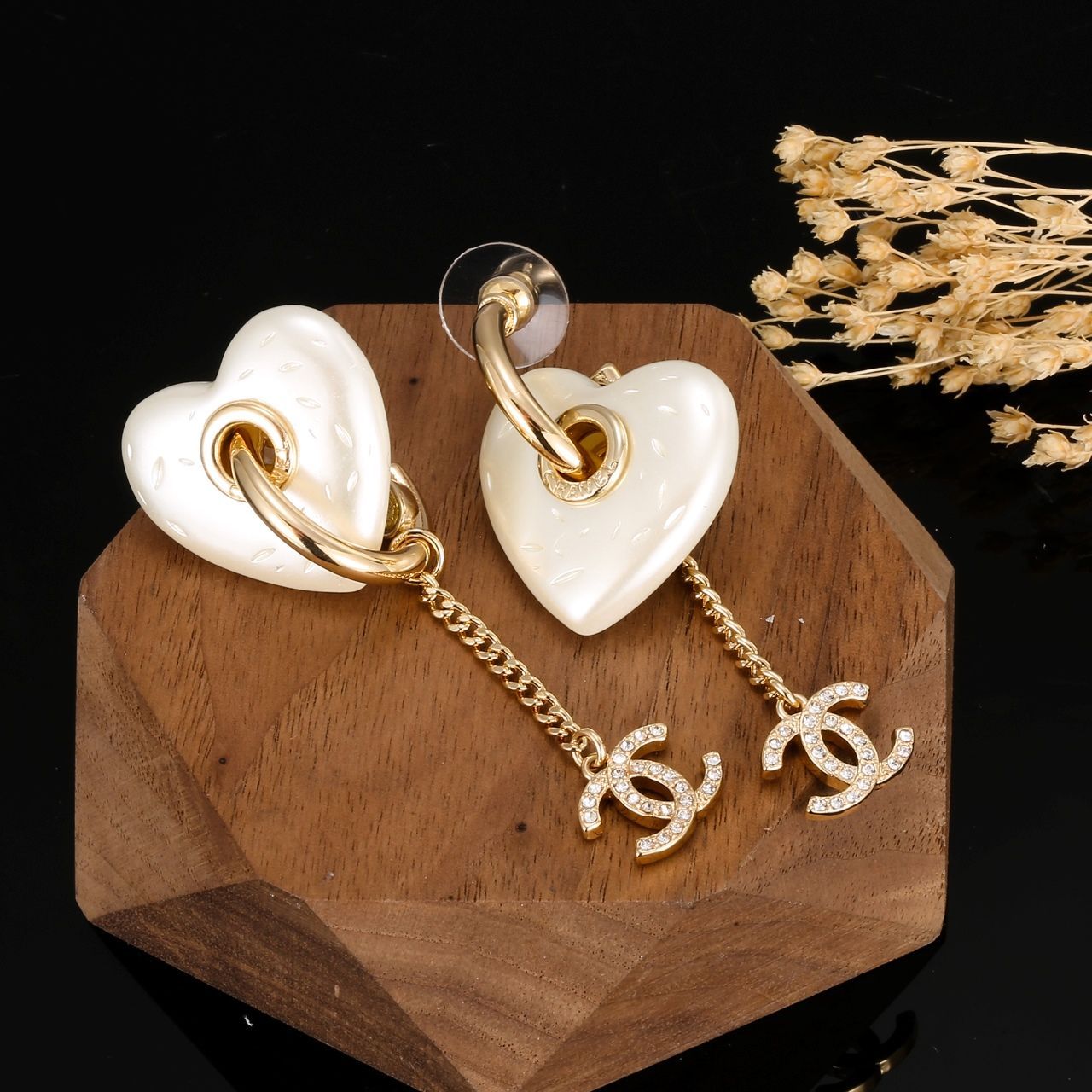 CHANEL シャネル ハートピアス キラキラ ビジュー - メルカリ