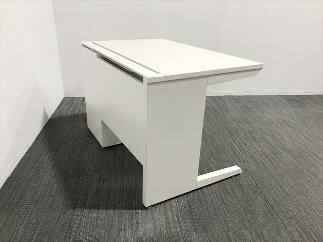 イトーキ