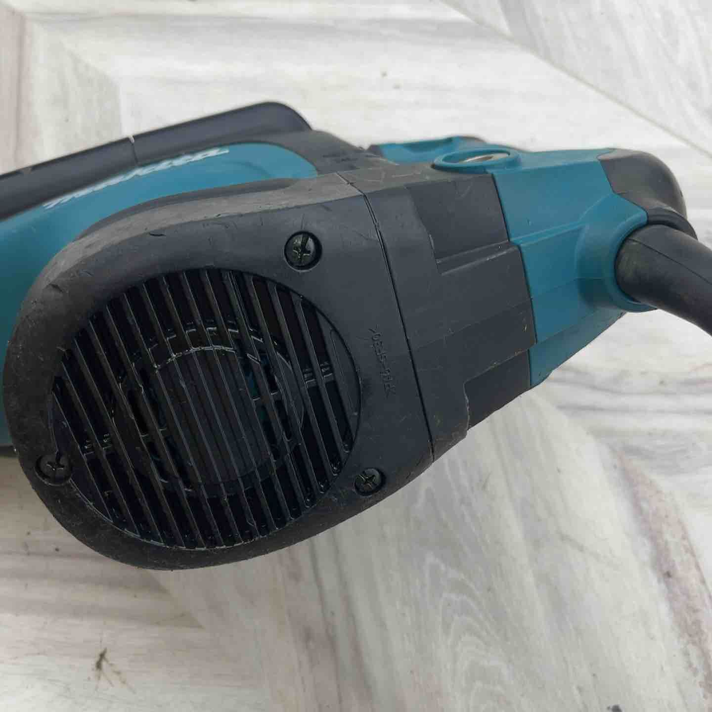 送料無料! マキタ makita 電動ハンマ HM1213C 越谷店