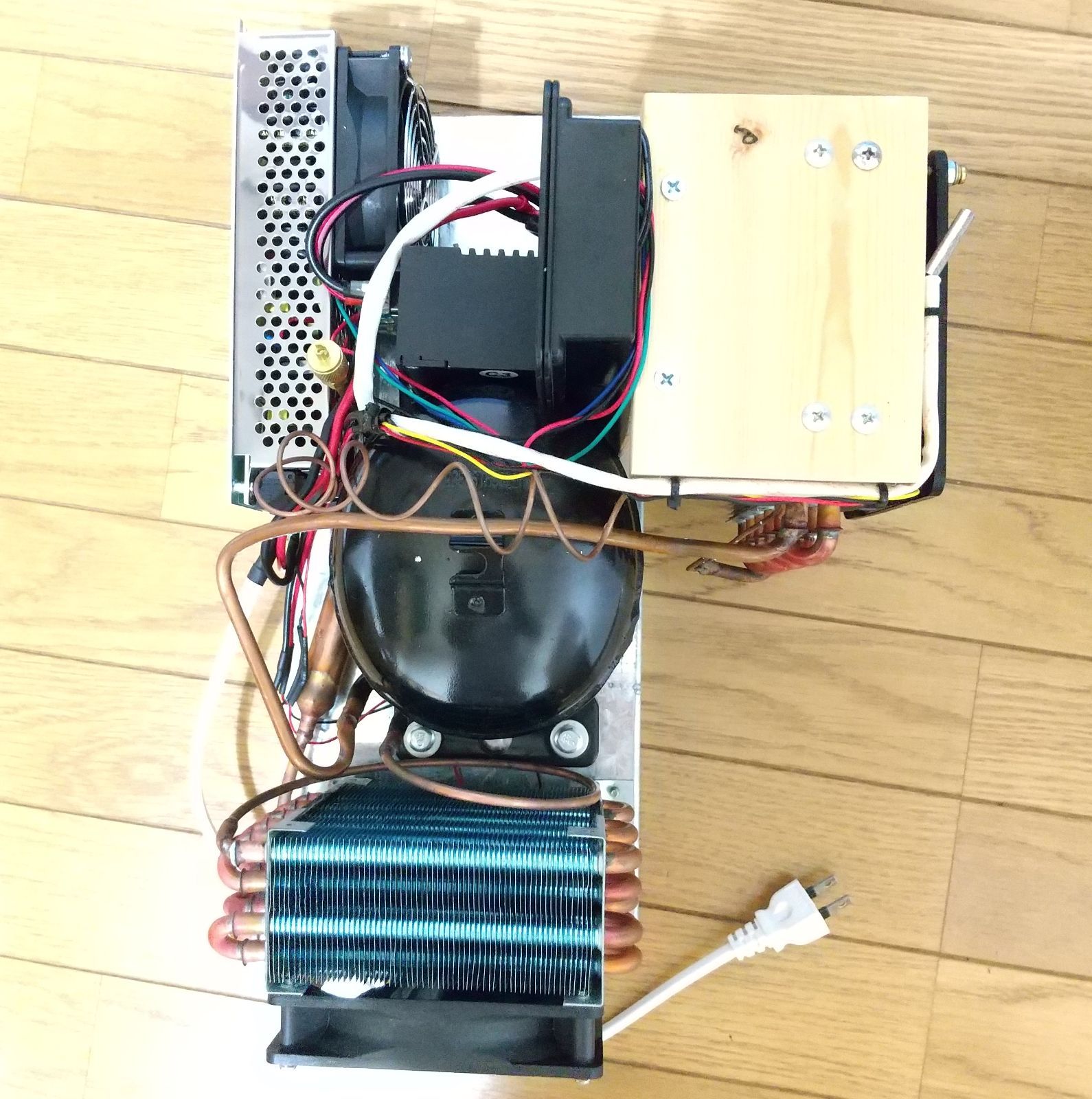コンプレッサー式冷却ユニット 試作品
