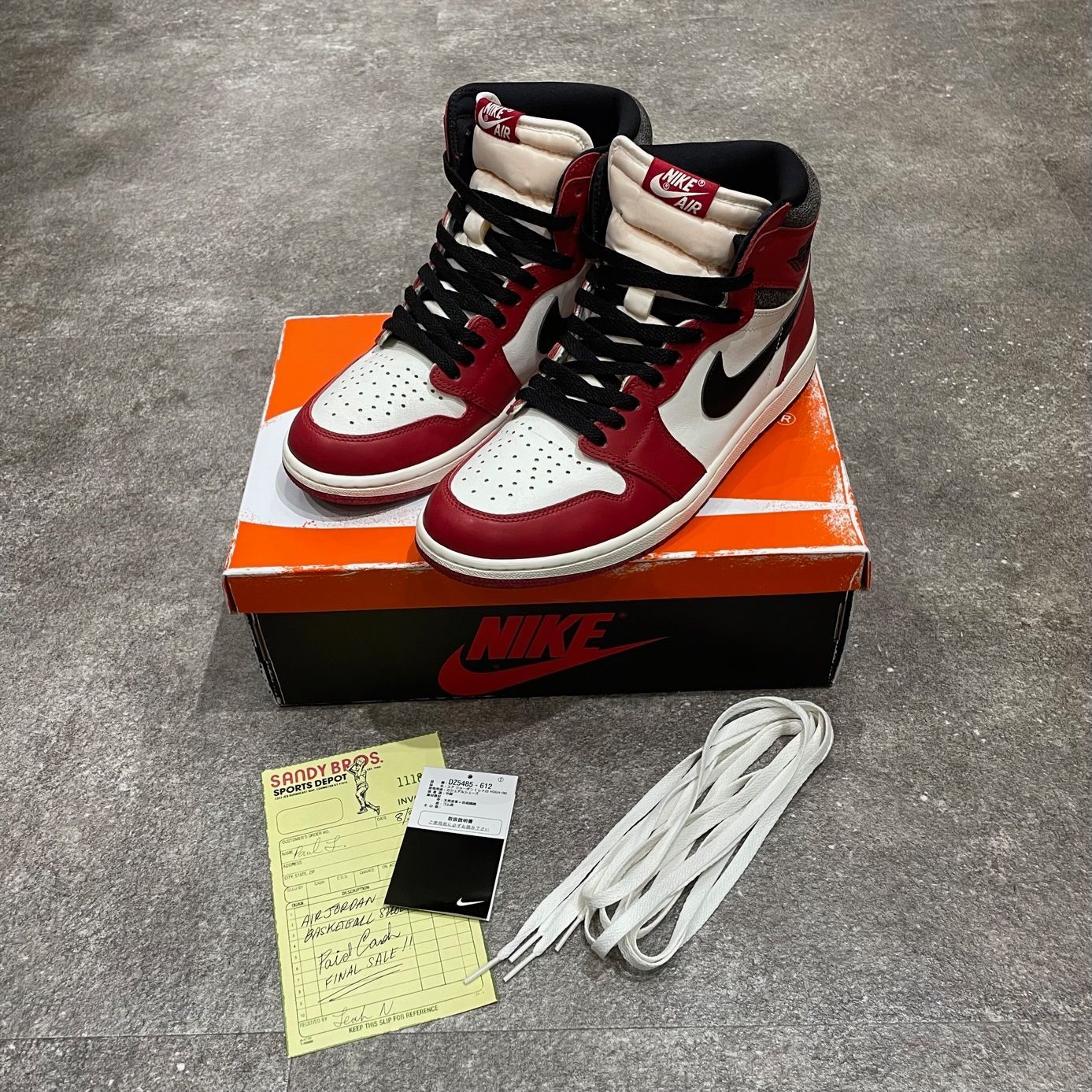 国内正規 美品 NIKE AIR JORDAN 1 RETRO HIGH OG CHICAGO LOST & FOUND 