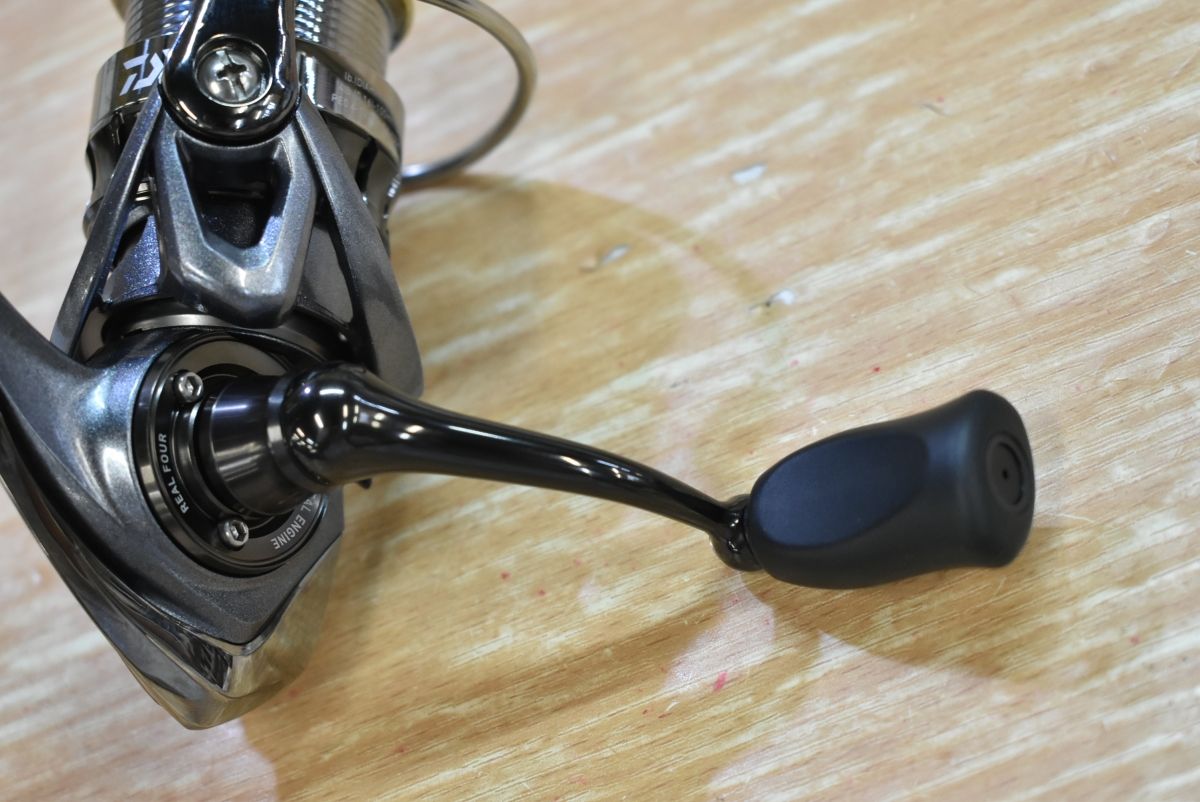 ダイワ 15 ルビアス 2004 DAIWA Luvias スピニングリール ライトゲーム バスフィッシング アジング メバリング 等