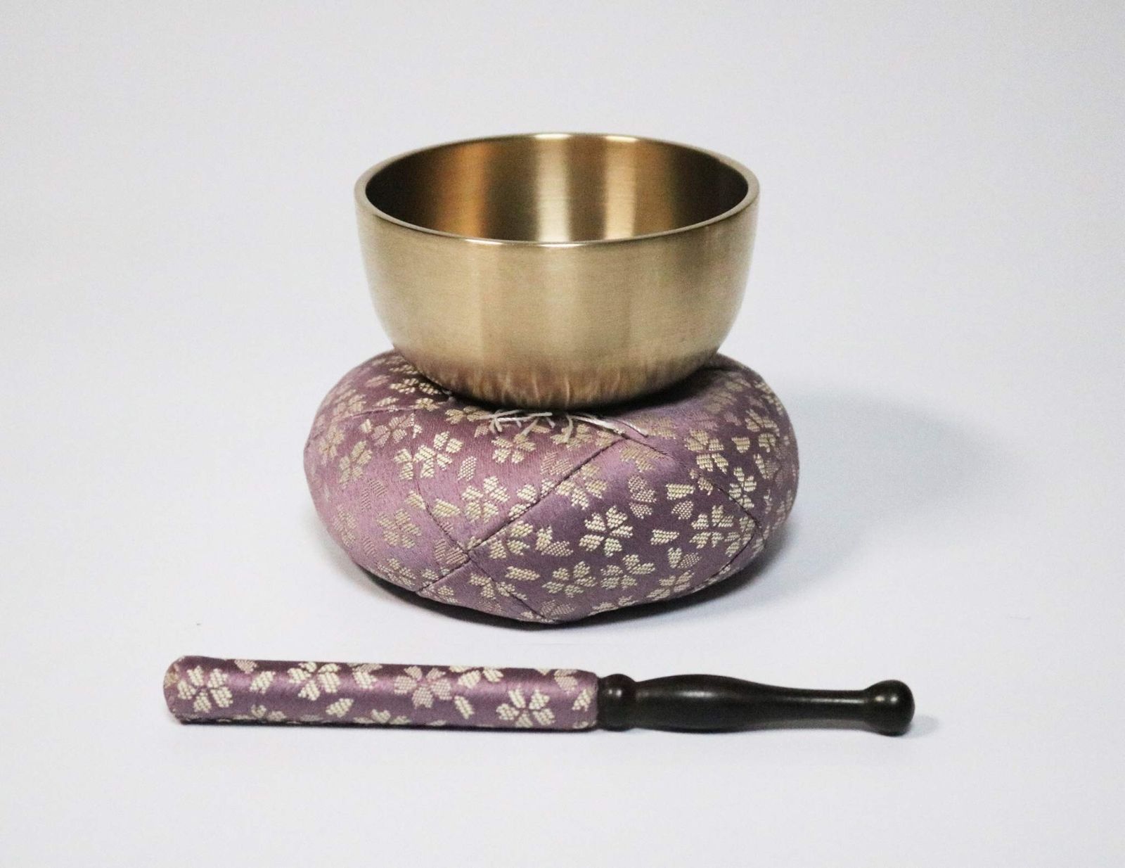数量 リン おりん 布団 リン棒のセットです リンセット 各寸法 お色ございます 仏具りん 音色よく美しく響きます おりん仏具 国産おりんセット ２寸8分 さくら柄日和リンセット 薄紫 京仏壇いせむら