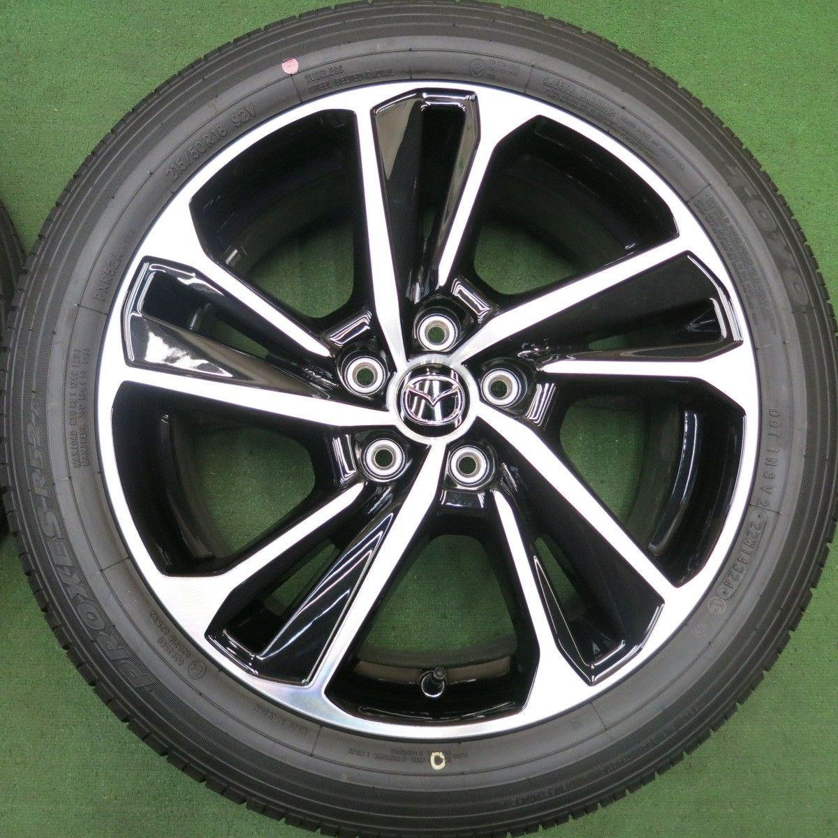 新車外し！24年☆マツダ CX-3 vivid monotone 純正 215/50R18