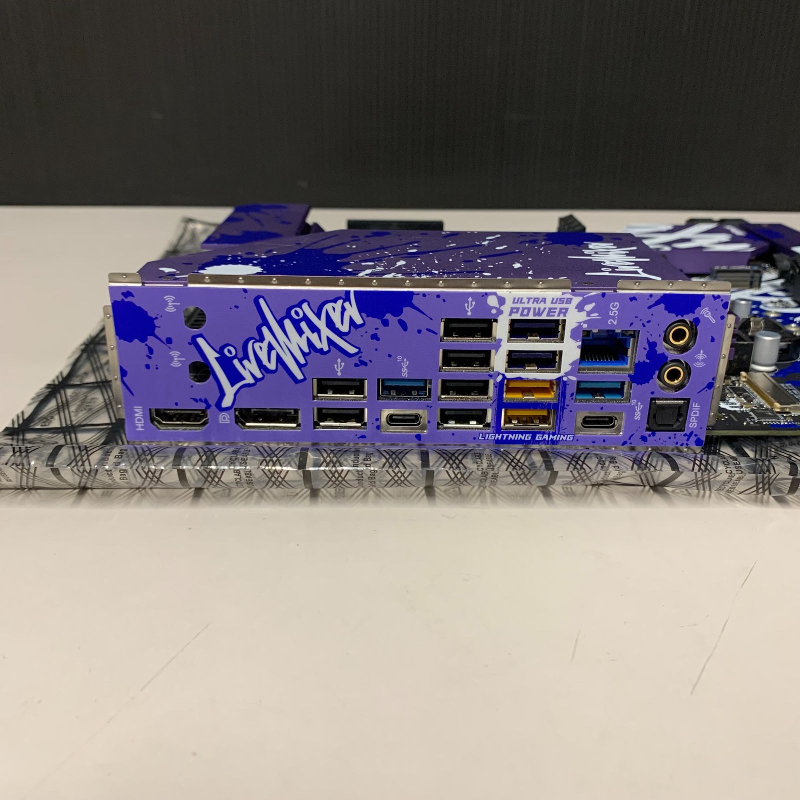 ASRock マザーボード