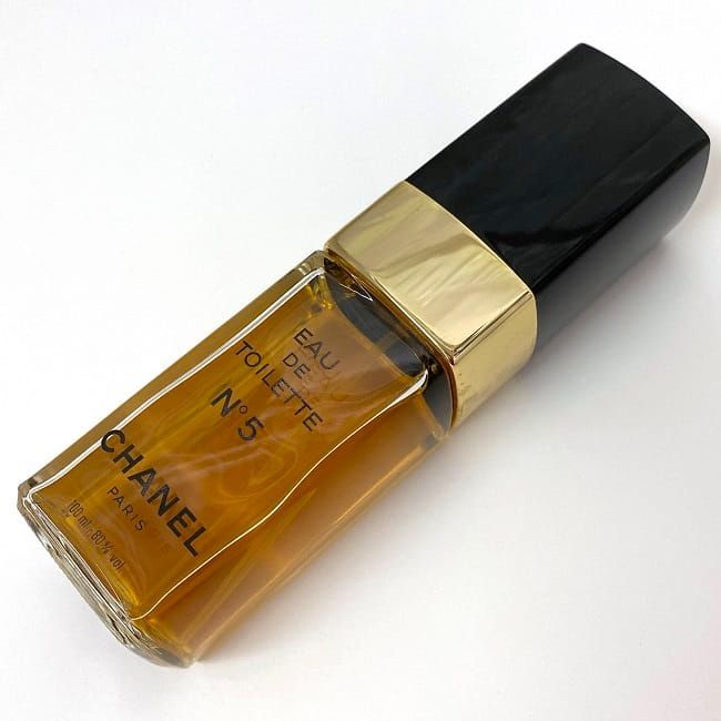新品！未使用！CHANEL N°5 L'EAU オードトワレ 楽天市場】シャネル N°5 ロー オードゥ トワレット 50ml 香水