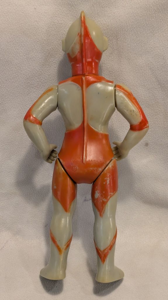 ウルトラマン❤︎ぶたのはな　赤成型/グレーライン　レアソフビ ぶたのはな ウルトラマン (グレー) – Toy Underground